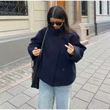 Sheena Cabon Court Femme – Meleg és Modern Téli Dzseki Magas Gallérral és Minimalista Dizájnnal