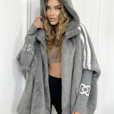 Serenity női kabát – Függőleges csíkos kabát kapucnival és elülső záródással