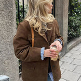 Chelsey női vintage velúrkabát – bő szabású, elegáns és praktikus zsebekkel