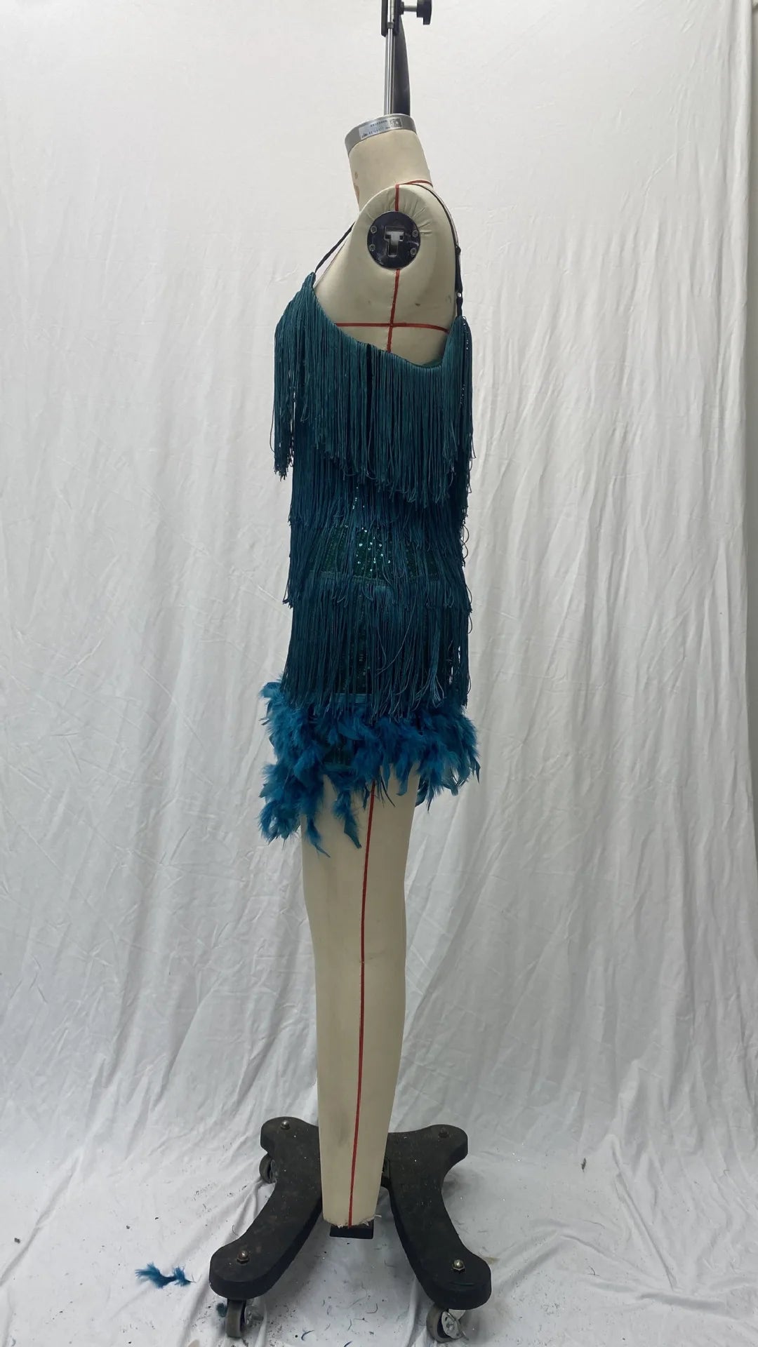 2024 Fashionable Multi-Color Fringed Sequins Tank Top Sexy V-Neck Gown Dress For Birthday Party With Feather Splice Design