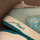 Stílusos unisex művész sneakers mandulavirág mintával – Arta