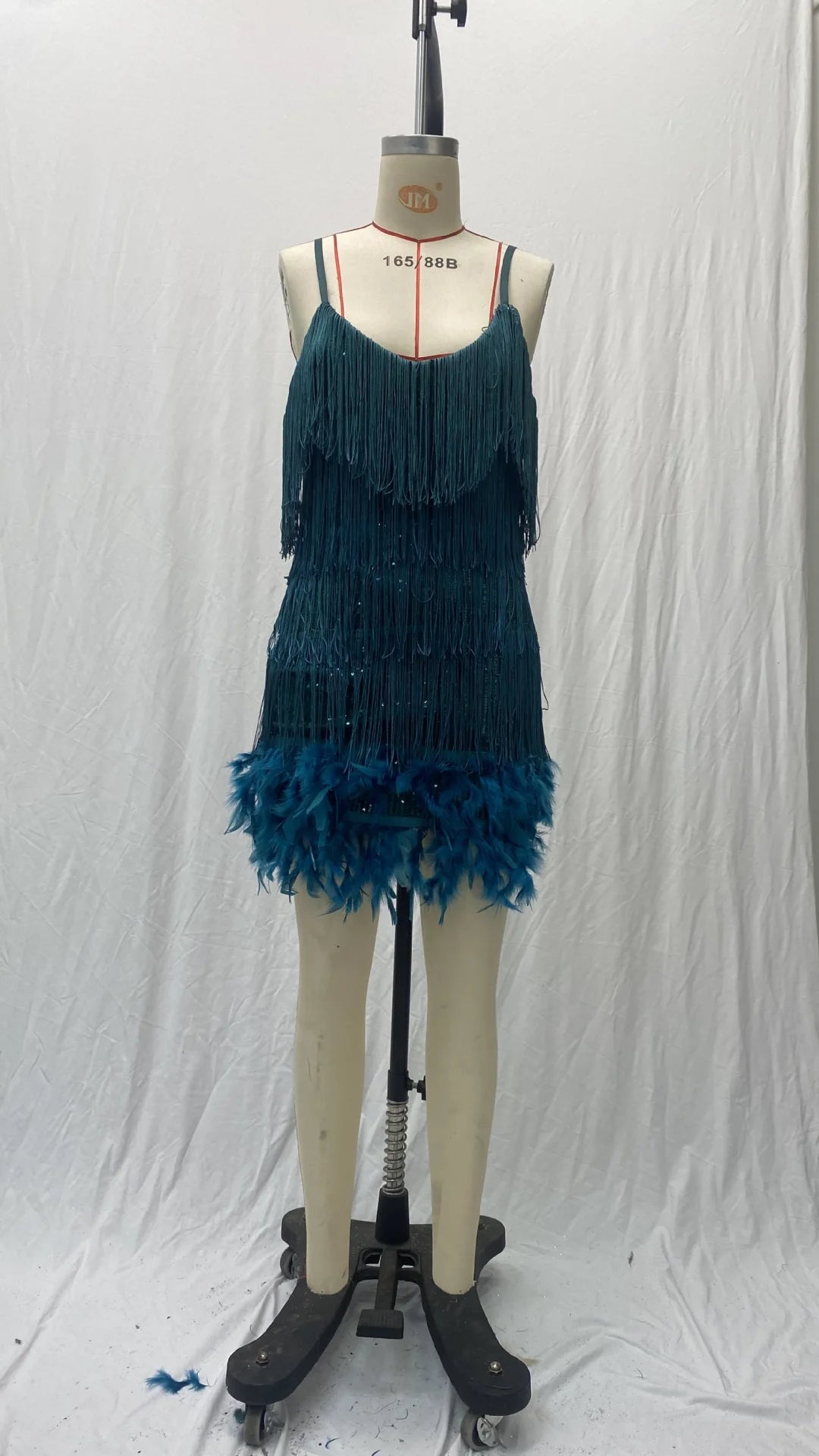 2024 Fashionable Multi-Color Fringed Sequins Tank Top Sexy V-Neck Gown Dress For Birthday Party With Feather Splice Design