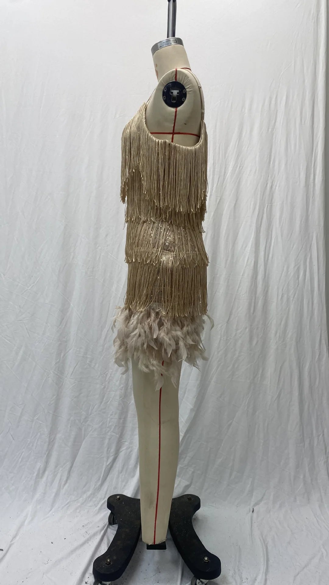 2024 Fashionable Multi-Color Fringed Sequins Tank Top Sexy V-Neck Gown Dress For Birthday Party With Feather Splice Design