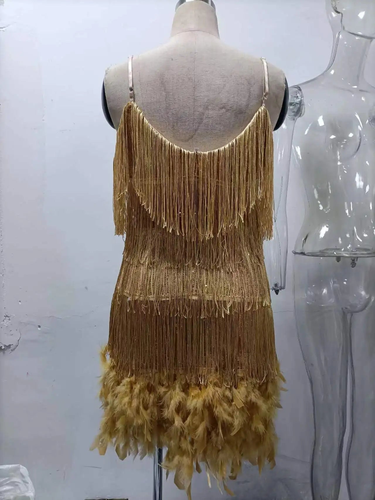 2024 Fashionable Multi-Color Fringed Sequins Tank Top Sexy V-Neck Gown Dress For Birthday Party With Feather Splice Design
