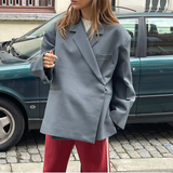Yusra Blézer Oversize Nőknek – Elegáns Modern Dzseki Laza Vágással és Strukturált Anyaggal