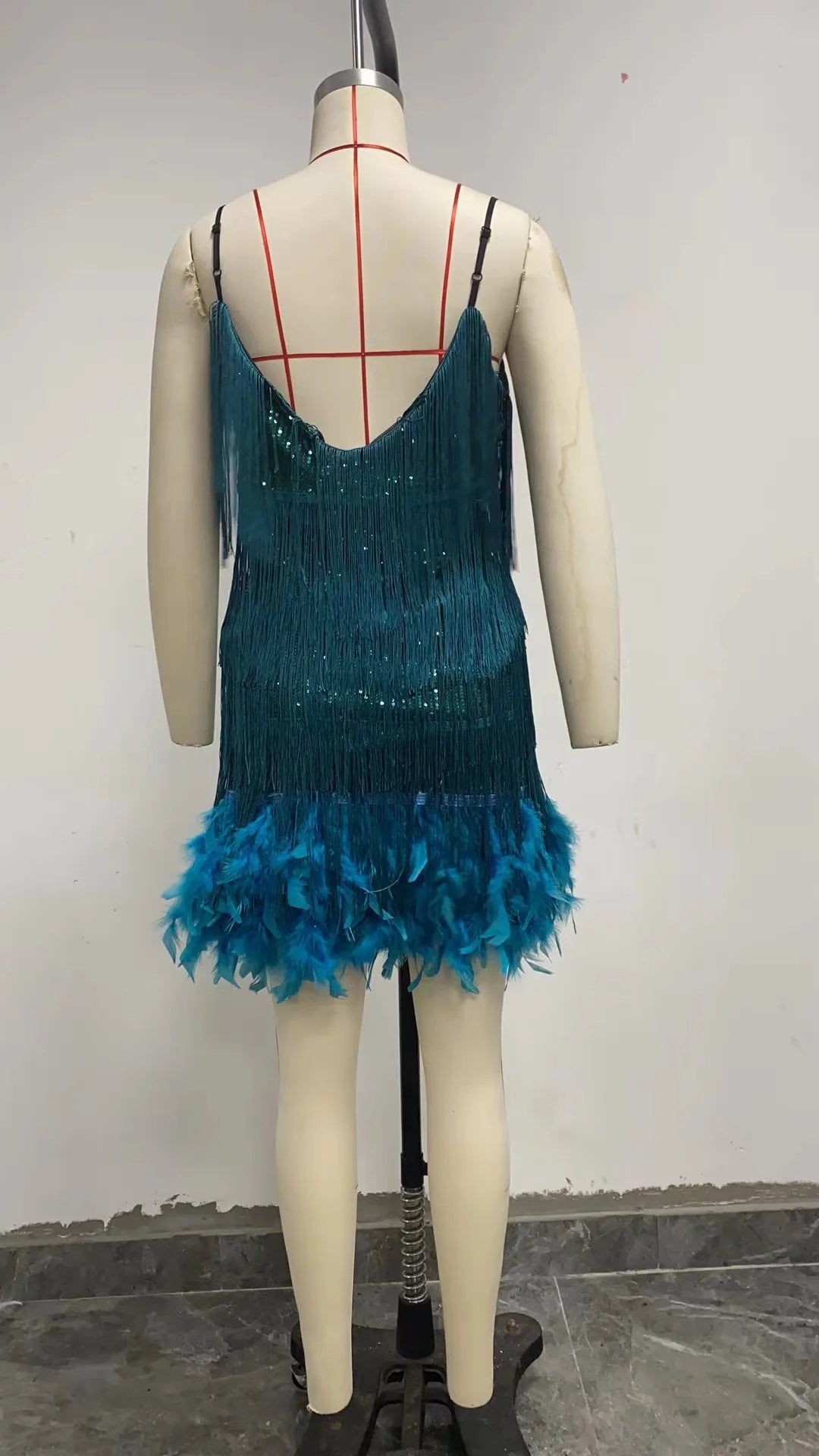 2024 Fashionable Multi-Color Fringed Sequins Tank Top Sexy V-Neck Gown Dress For Birthday Party With Feather Splice Design